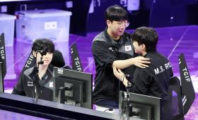 만리장성 무너뜨린 LoL 제우스, "MVP는 케리아"…룰러 "긴장 끈 놓지 않을 것" [항저우 2022]