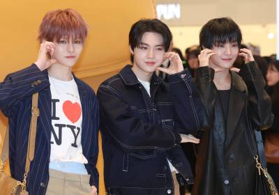 [포토] 트리저 요시-도영-지훈, 볼 하트 공격에 심쿵